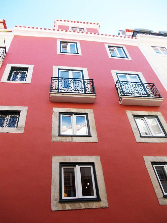 Contemporary Lisbon Apartment In Historical Chiado Экстерьер фото
